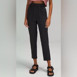 Lululemon Women's Black Drawstring Pants 
Stretch High-Rise 7/8 Length Size 6